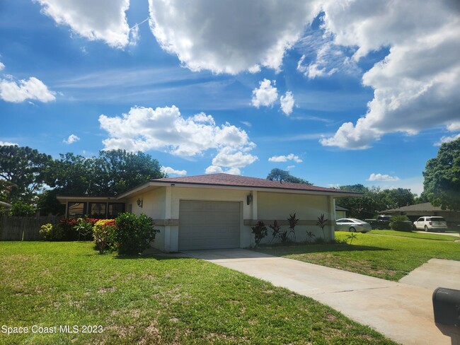 property at 230 Applewood Cir