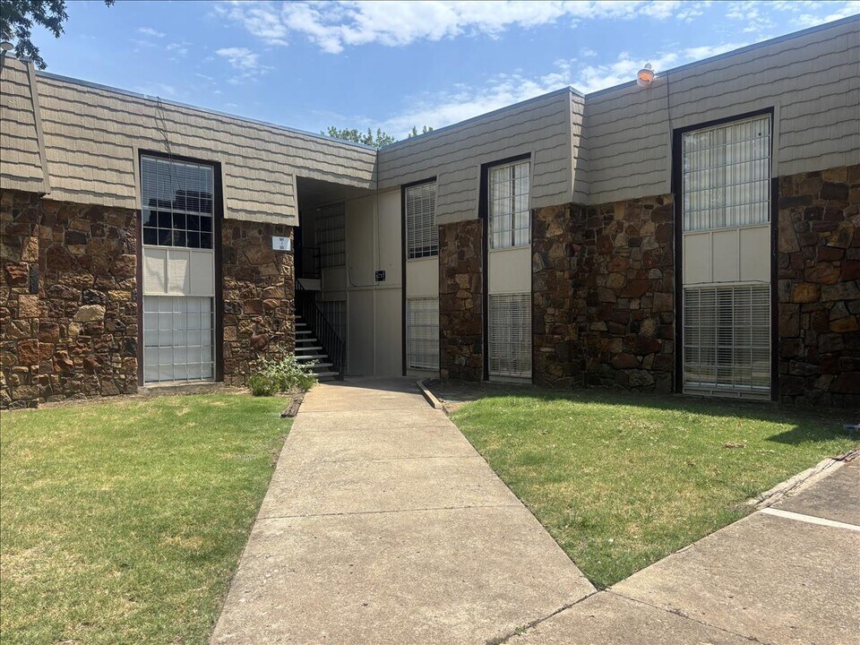 6717 S Richmond Ave in Tulsa, OK - Building Photo