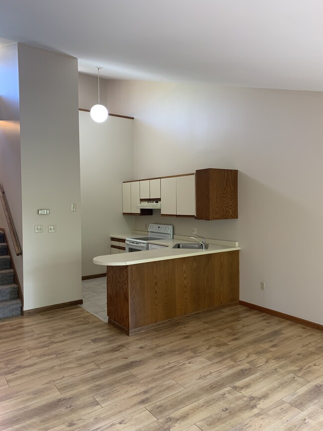 317 River St, Unit #5 in Black River Falls, WI - Building Photo - Building Photo