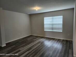 450 Awin Cir SE in Palm Bay, FL - Building Photo - Building Photo