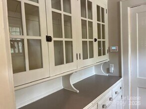 801 Hawthorne Ln in Charlotte, NC - Building Photo - Building Photo