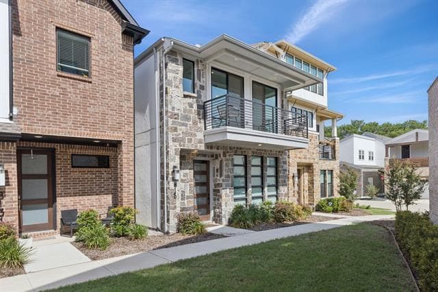 property at 8140 Ardmore Ct