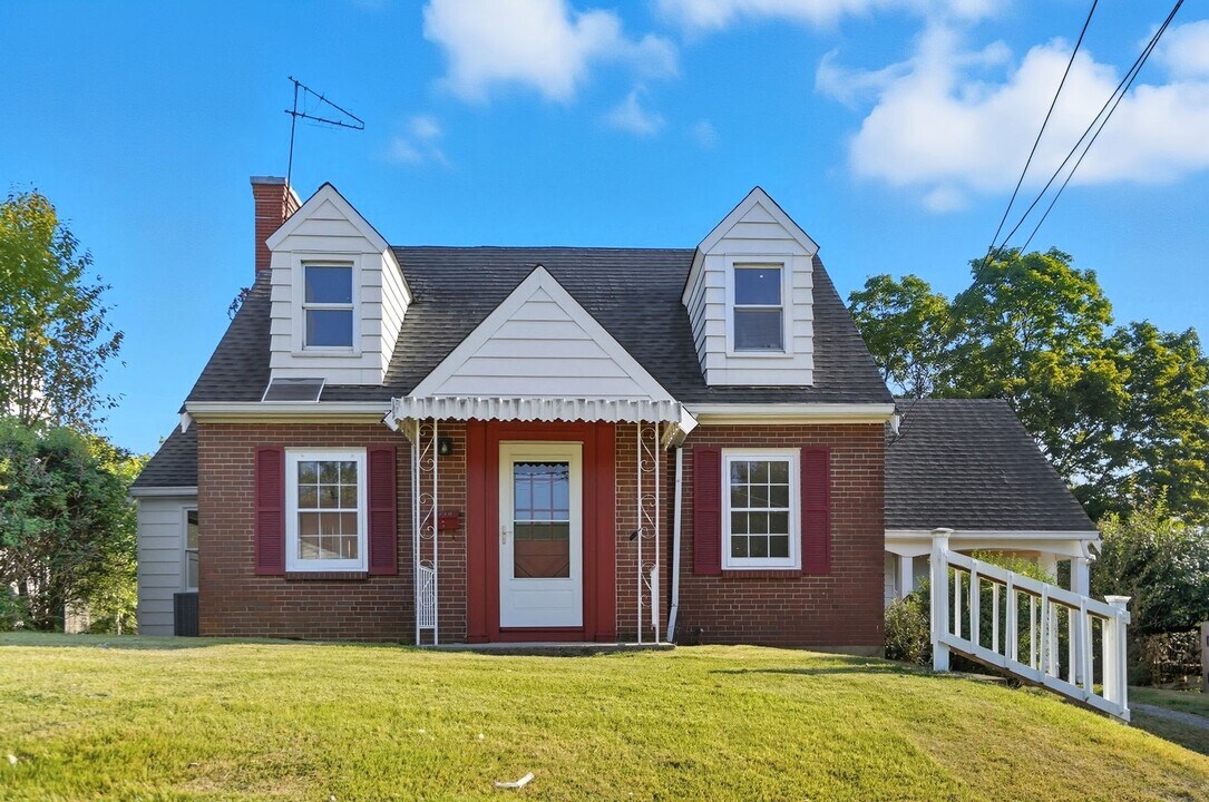 3410 Ferncroft Dr in Cincinnati, OH - Building Photo