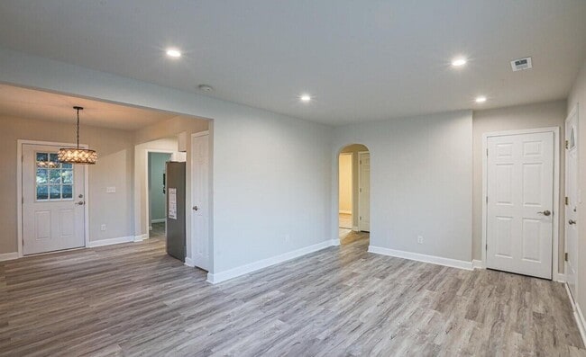 5929 Montgomery St in Woodlawn, MD - Building Photo - Building Photo