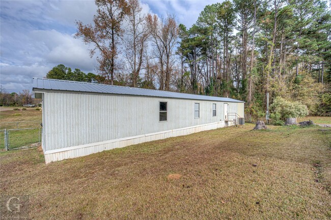 221 Lintwin Cir in Benton, LA - Building Photo - Building Photo