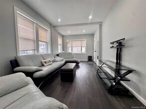 645 E Beech St in Long Beach, NY - Building Photo - Building Photo