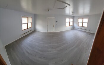 2116 Olive St in Cedar Falls, IA - Foto de edificio - Building Photo