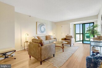 900 N Stafford St in Arlington, VA - Building Photo - Building Photo