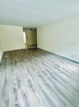 210 Atlantic Ave in Lynbrook, NY - Building Photo - Building Photo