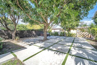 2537 SW 15th St in Miami, FL - Building Photo - Building Photo
