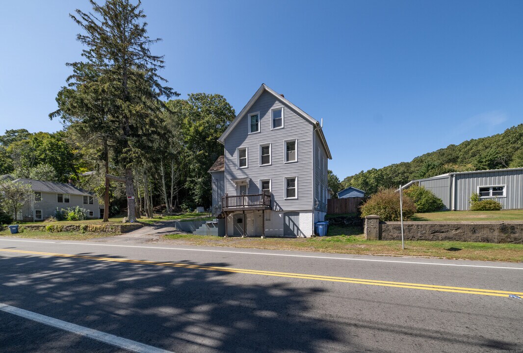 324 Norwich Ave in Norwich, CT - Building Photo