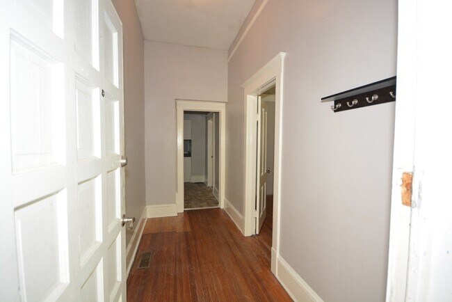 536 E Waldburg St-Unit -A in Savannah, GA - Building Photo - Building Photo