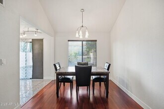 1736 N Sierra Vista Dr in Tempe, AZ - Building Photo - Building Photo