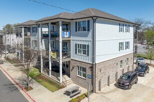 Bungalows on Grace in Tuscaloosa, AL - Building Photo