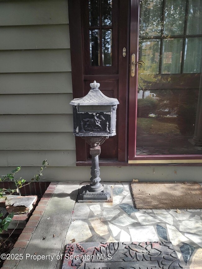 215 Grove St in Clarks Summit, PA - Building Photo - Building Photo