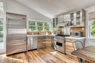 21 Mako Ln in Amagansett, NY - Building Photo - Building Photo