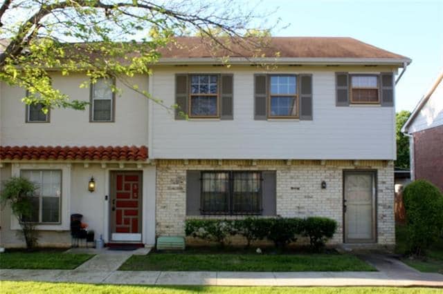 57 W Townhouse Ln