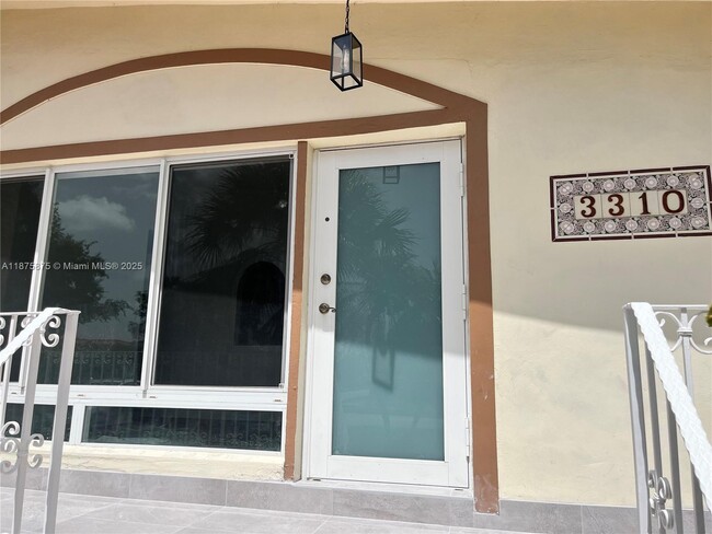 3310 SW 82nd Ave in Miami, FL - Building Photo - Building Photo