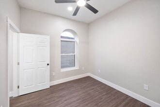 214 S Main St in Bellefontaine, OH - Building Photo - Building Photo