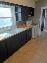 1610 Poplar St, Unit downstairs in Erie, PA - Building Photo - Building Photo