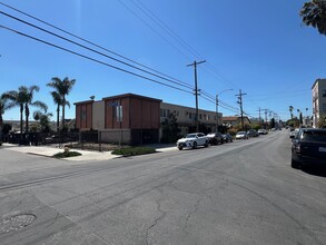 4354 Oakwood Ave in Los Angeles, CA - Building Photo - Primary Photo