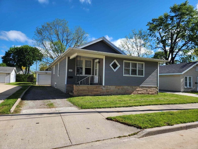 918 Osborn Ave in Oshkosh, WI - Building Photo - Building Photo