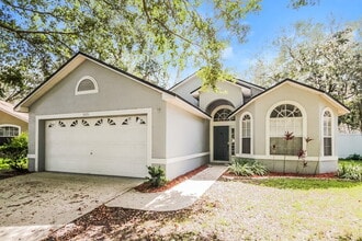 1820 Greenbrook Ct in Oviedo, FL - Foto de edificio - Building Photo