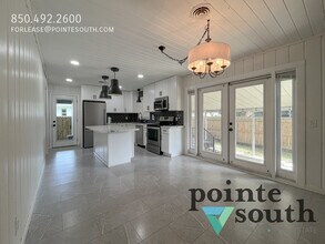5807 Aurora Ave in Pensacola, FL - Building Photo - Building Photo