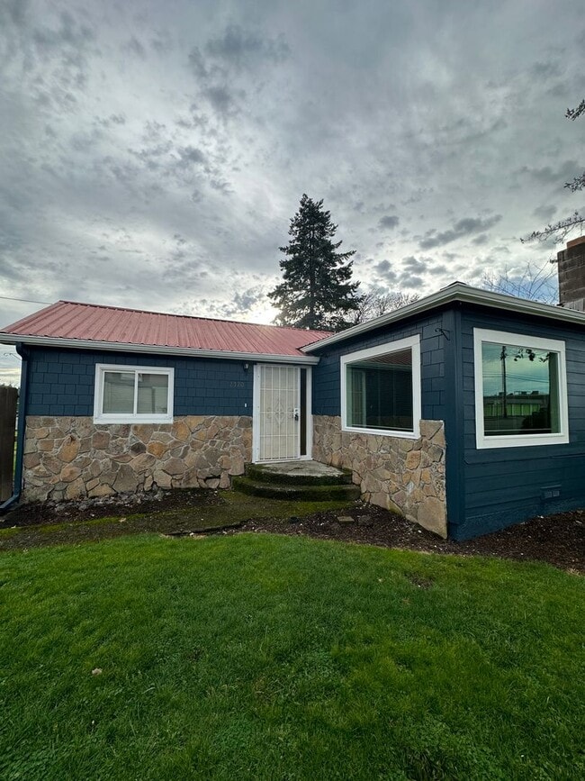 property at 2520 Hyacinth St NE