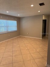 1633 St Catherine Dr E in Dunedin, FL - Foto de edificio - Building Photo