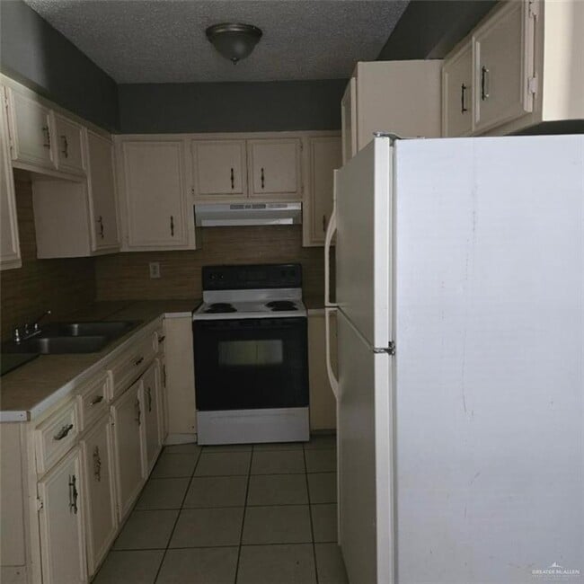 9 South Dr in Pharr, TX - Building Photo - Building Photo