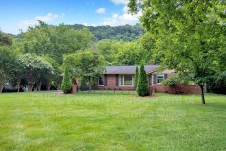 6541 Jocelyn Hollow Rd in Nashville, TN - Building Photo - Building Photo