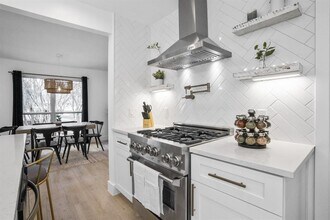 2001 Wychwood Dr in Austin, TX - Building Photo - Building Photo