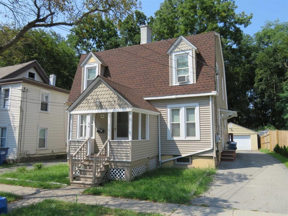 64 Taylor Ave-Unit -2 in Poughkeepsie, NY - Building Photo