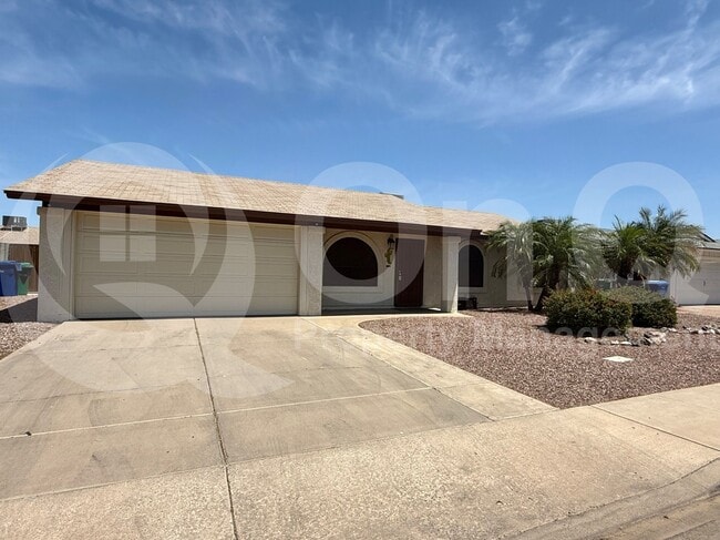 2862 E Dolphin Ave in Mesa, AZ - Building Photo - Building Photo