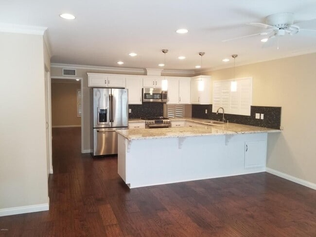 2263 Portola Ln in Westlake Village, CA - Building Photo - Building Photo