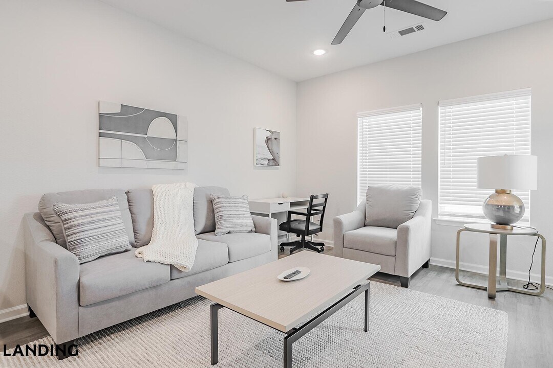 1650 Harris Hill Rd, Unit 06-6205 in San Marcos, TX - Foto de edificio