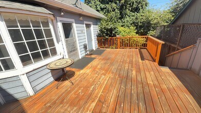 1381-13835 Coburg Rd in Eugene, OR - Building Photo - Building Photo