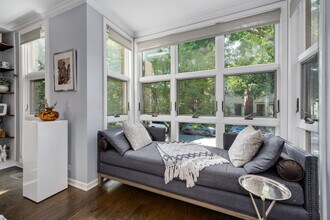 2389 N Wayne Ave in Chicago, IL - Building Photo - Building Photo