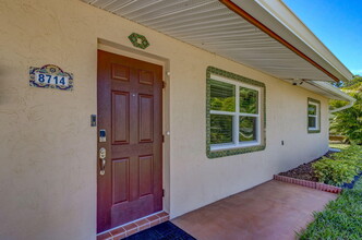 8714 SE Jardin St in Hobe Sound, FL - Building Photo - Building Photo