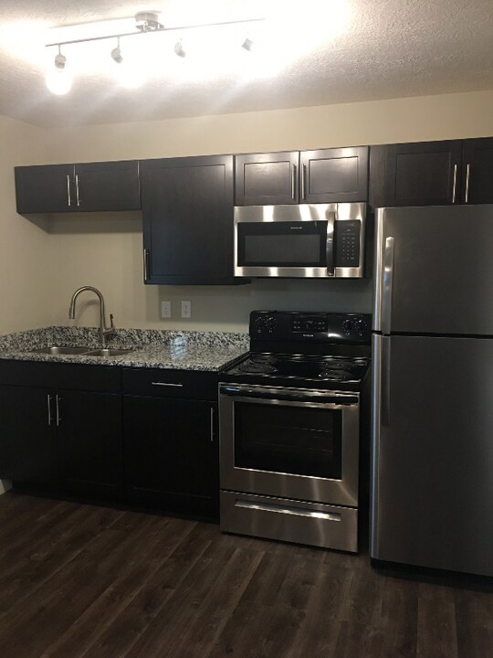 320 E Main St in Morehead, KY - Building Photo