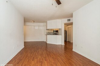 2725 Anzio Ct in Palm Beach Gardens, FL - Foto de edificio - Building Photo