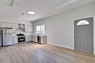 2350 Cabrillo Ave in Santa Clara, CA - Building Photo - Building Photo