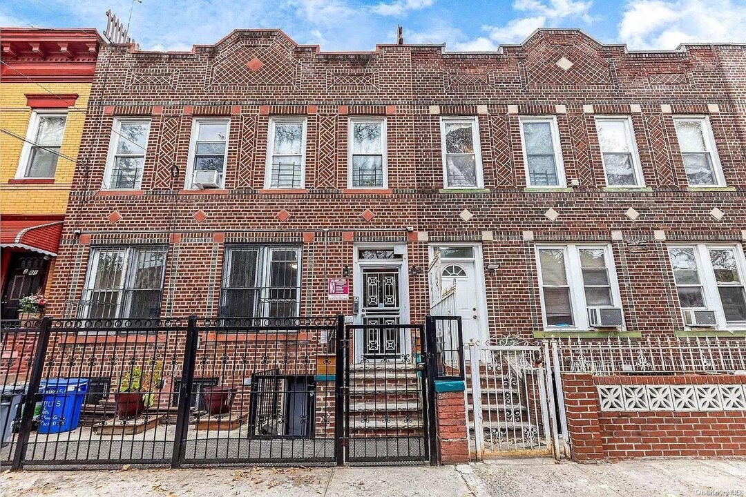 363 Amboy St in Brooklyn, NY - Building Photo