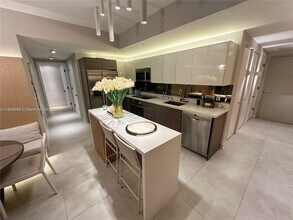 1010 SW 2nd Ave in Miami, FL - Building Photo - Building Photo