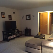 12116 W Bluemound Rd in Wauwatosa, WI - Building Photo - Building Photo
