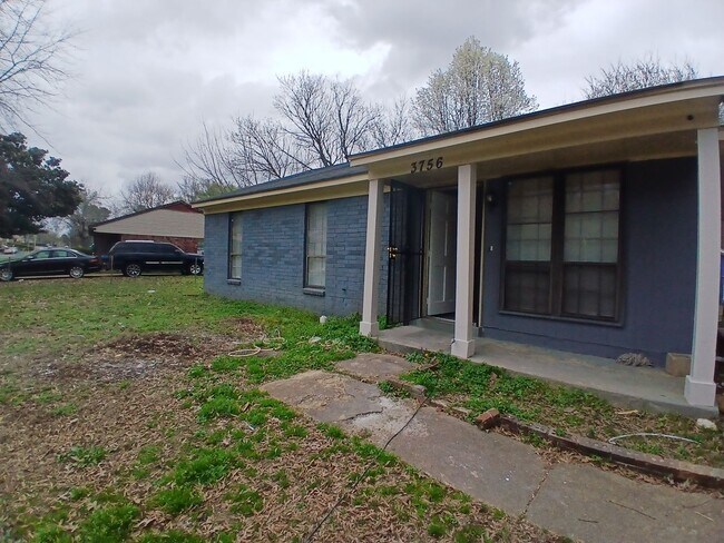 3756 Skylark Dr in Memphis, TN - Building Photo - Building Photo