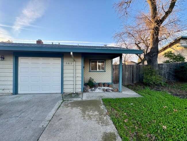 5815 Hazel Ave in Orangevale, CA - Building Photo - Building Photo