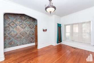 1016 S Oakley Blvd, Unit #1 in Chicago, IL - Building Photo - Building Photo