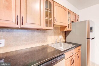 900 24th St NW in Washington, DC - Building Photo - Building Photo